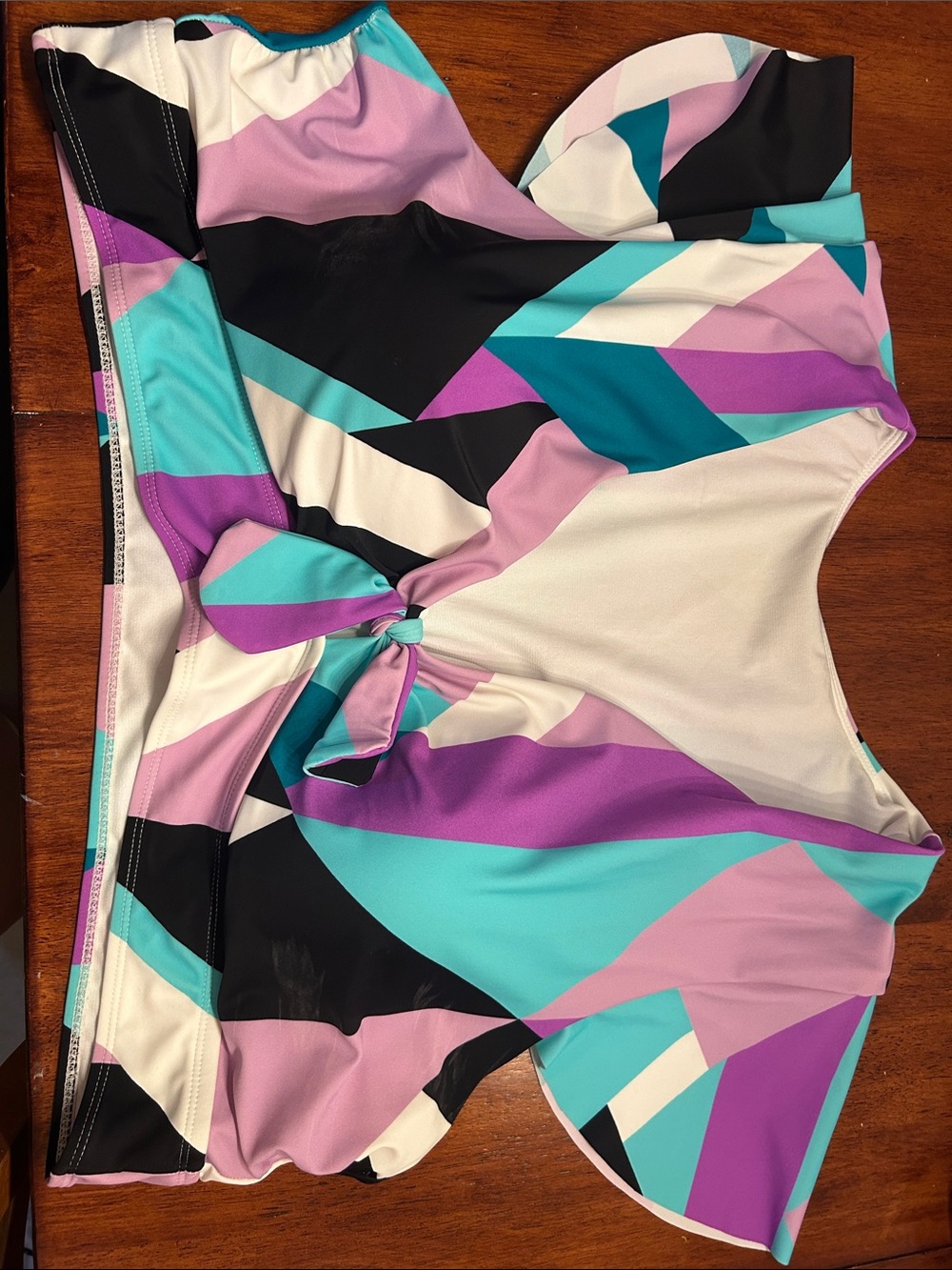 Torrid geometric pattern flutter sleeve tankini keyhole front women’s size